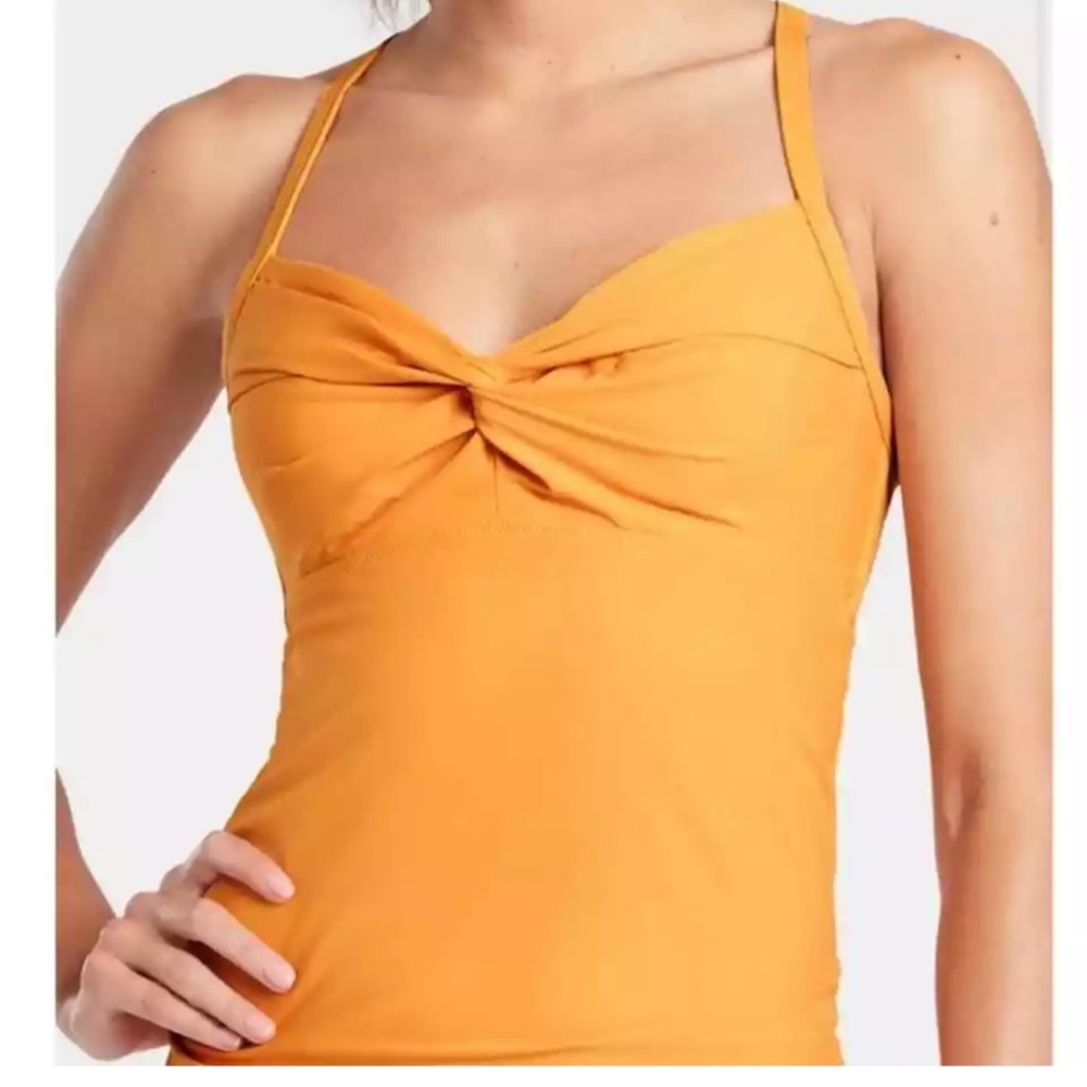 Athleta Twisted-Up Tankini. 32B/C